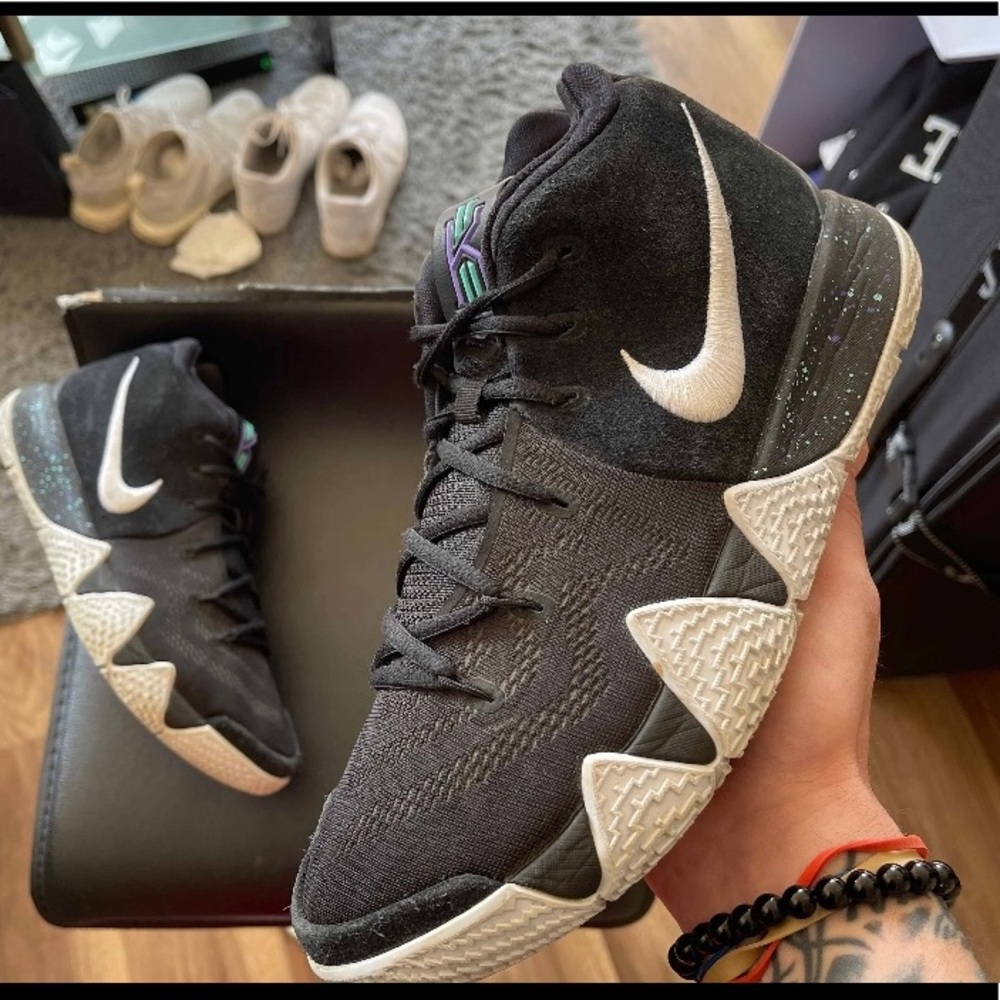 Nike Kyrie 4 ‘Black White’, Size 10